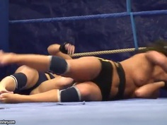 Honey Demon and Melanie Memphis wrestling